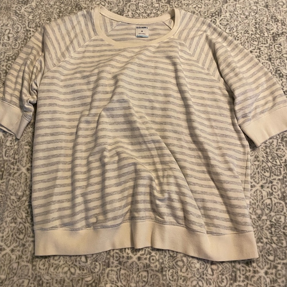 Old navy gray and white striped quarter sleeve shirt. 3X